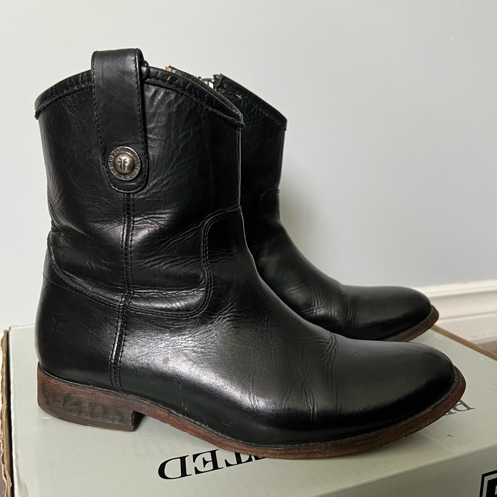 Frye Black Leather Melissa Button Short Boots